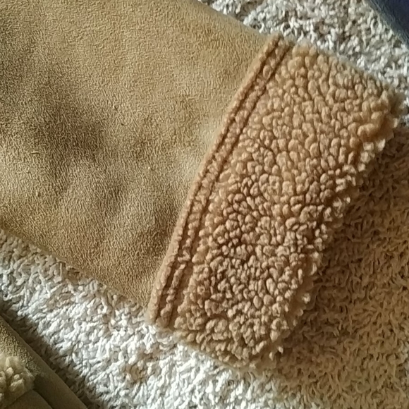 L.L. Bean women's faux fur coat - Picture 3 of 5